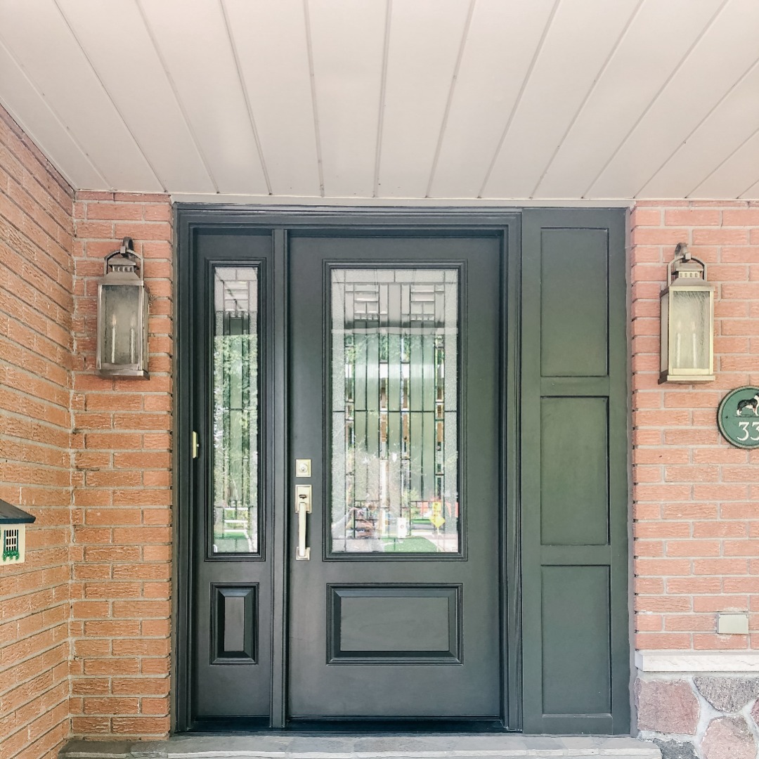 Smooth Fiberglass Single Front Door with 1 Sidelight - Markham, Ontario
