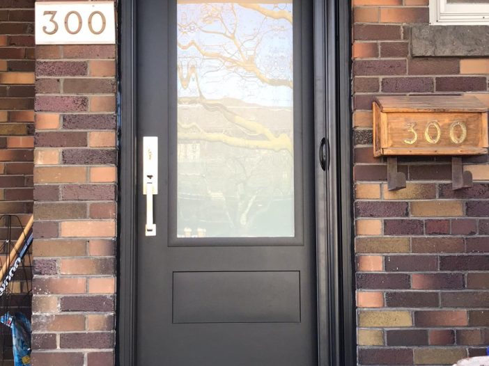 fiberglass-door-with-shaker panel