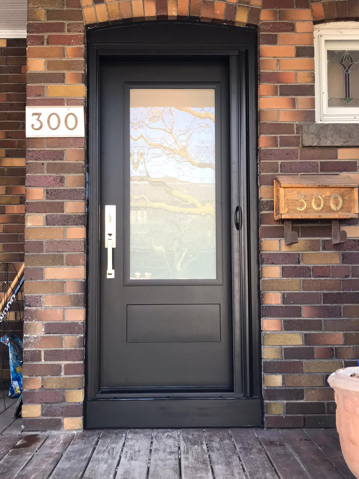fiberglass-door-with-shaker panel