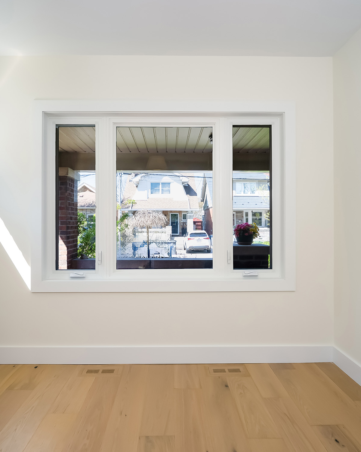 white casement vinyl windows