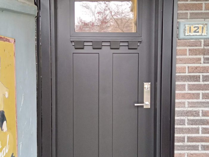 smooth fiberglass craftsman style door