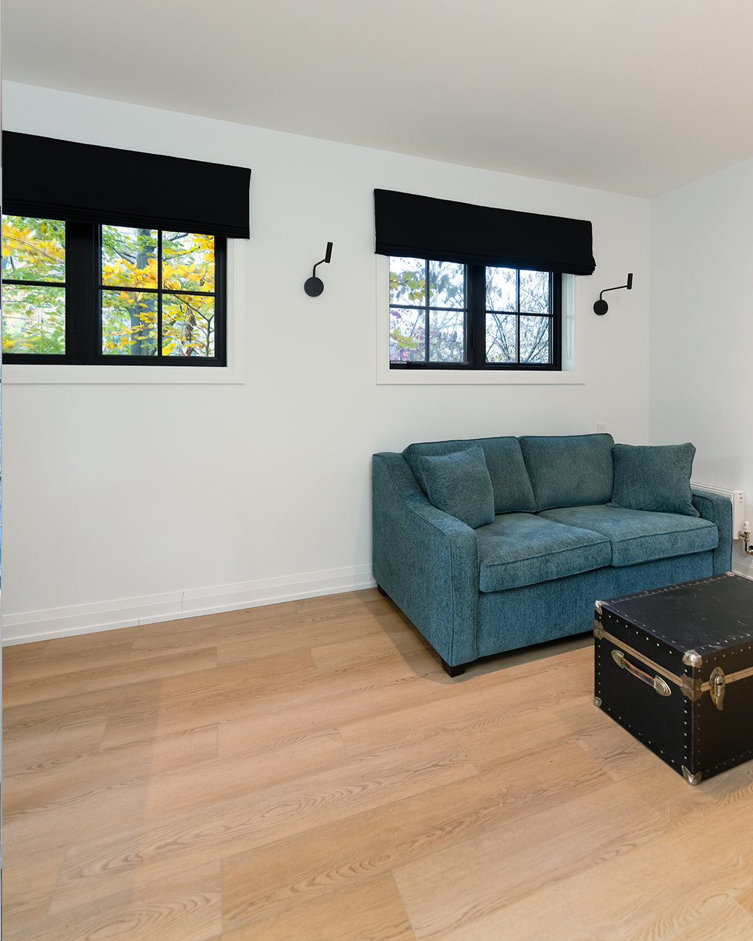 garden suite living room vinyl windows