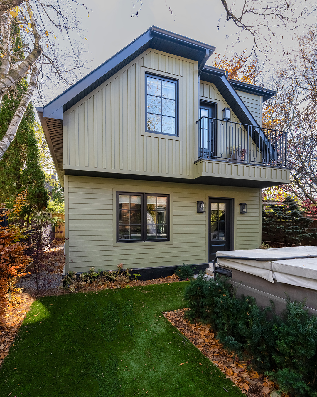 garden suite vinyl windows backyard